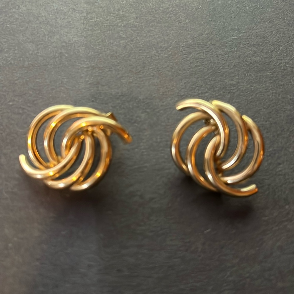 Costume jewelry. Earrings